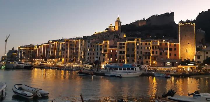 Casa Vacanze Luna Porto Venere Esterno foto